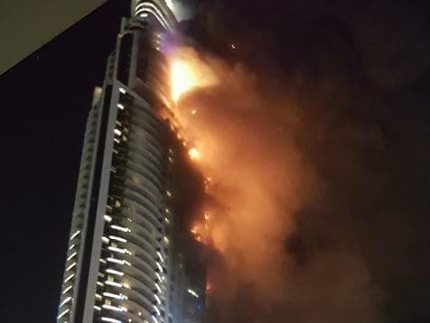 المكتب الاعلامي لدبي: تسجيل 14 اصابة بسيطة وجلطة جراء التدافع في حريق دبي