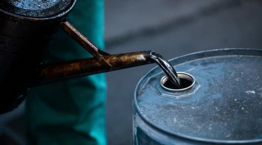 Oil Prices Inch Higher After Political Turmoil in Russia