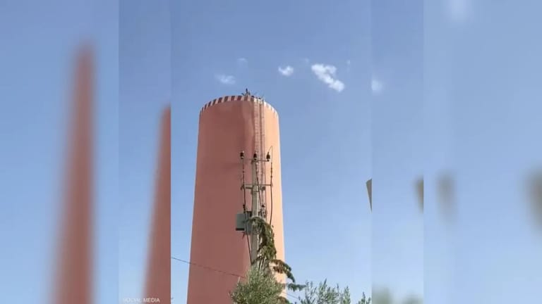 اعتصم فوق خزان مياه!