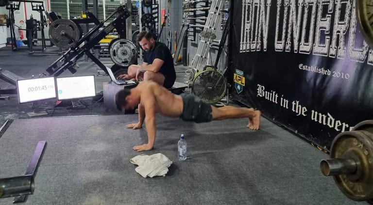 Australian Father Sets World Record with More than 3,200 Push Ups in an Hour