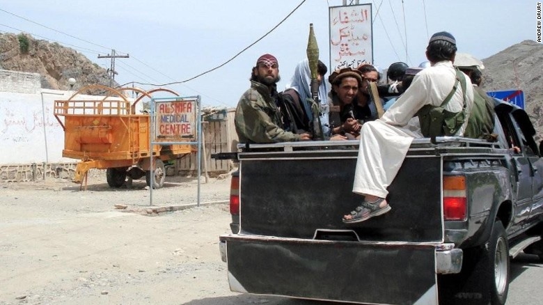 From Headhunters to Taliban: Man Who Takes Vacations in Warzones