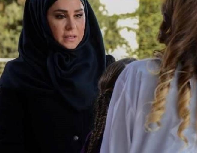  ديمة قندلفت بالحجاب للمرة الأولى
