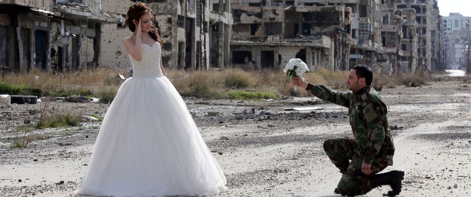 Syrian Newlyweds Pose Amid Homs Ruins  