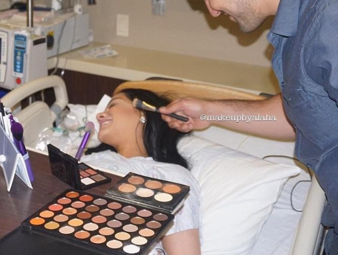 Woman in Labor Applies Full Face of Make-Up 