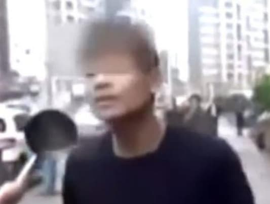 بالفيديو: قبّل رجل الشرطة وهذا ما حصل