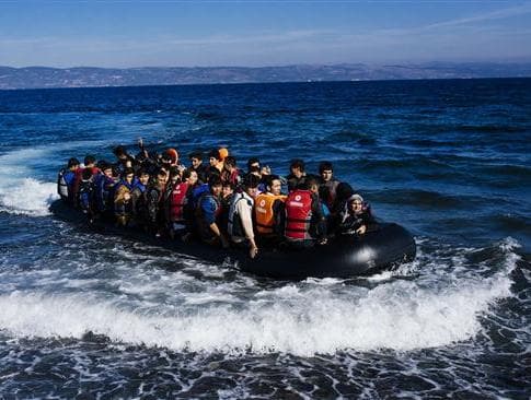 انقاذ 24 مهاجرا قبالة قبرص