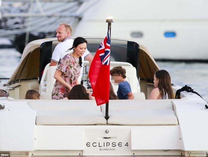 Wendy Deng Frolics in St. Barts Amid Putin Relationship Rumors