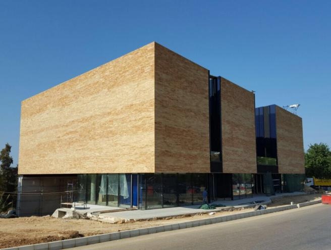 لجبيل الورد والمتحف والقصر البلدي