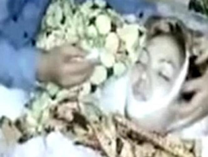 Indonesian Popstar Dies of Cobra Bite on Stage