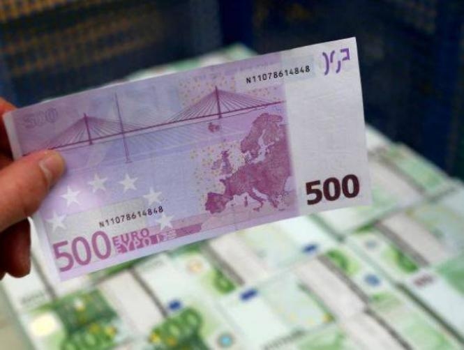 أوروبا توقف إصدار فئة الـ500 يورو