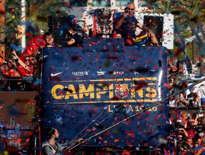 بالصور: برشلونة يحتفل بالفوز