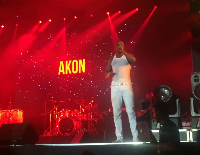 Akon مجدّداً في بيروت