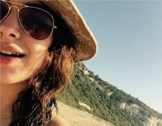 ابنة رندة مرعشلي في صور جريئة؟