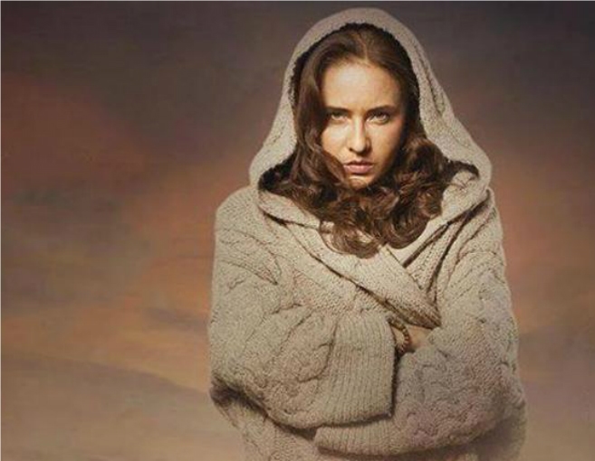 كيف نجت نيللي كريم من حادث الطائرة؟
