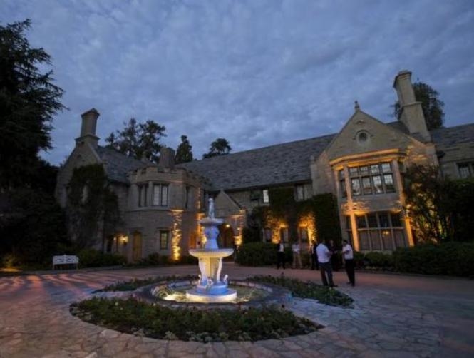 Hugh Hefner Agrees to Sell Playboy Mansion in Los Angeles