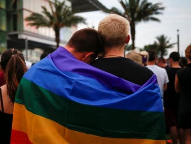 الموت للمثليّين... مرّتين!