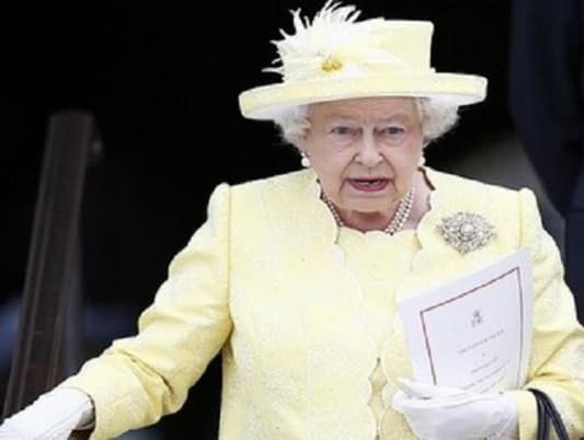 الملكة إليزابيث ساخرة: ما زلت على قيد الحياة
