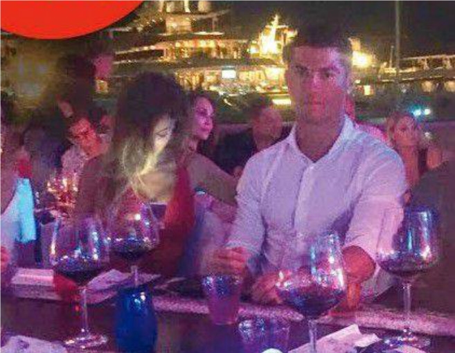 رونالدو برفقة عارضة أزياء شهيرة