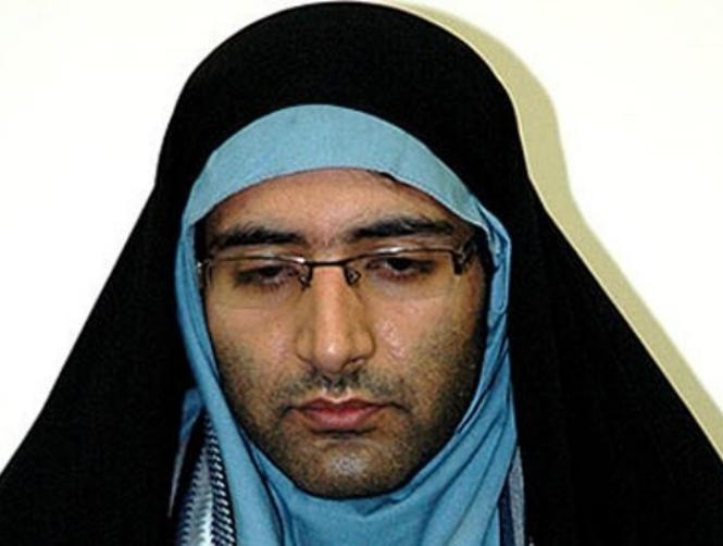 Photos: In Iran, Men Wear Hijab