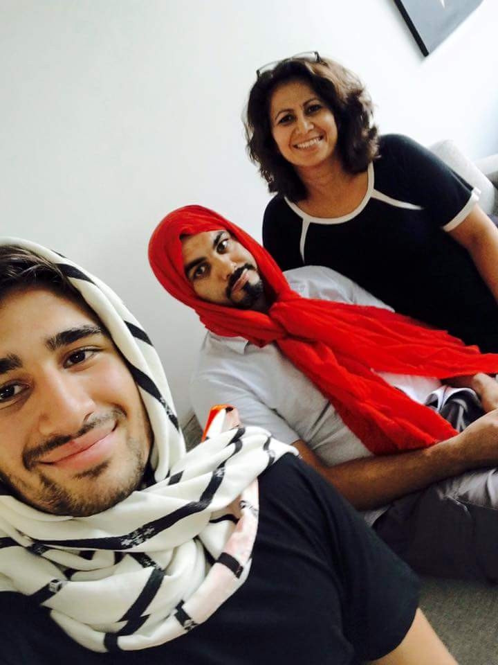 Photos: In Iran, Men Wear Hijab