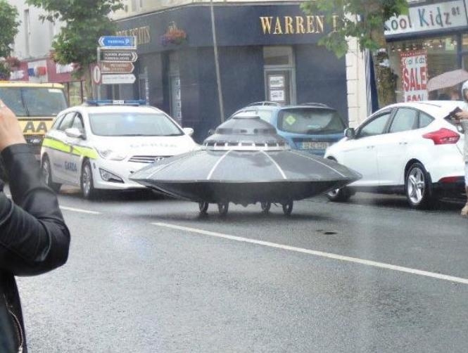 Police 'Investigate' UFO in Ireland