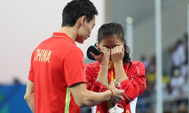 Photos: Chinese Boyfriend Proposes on Rio Podium 