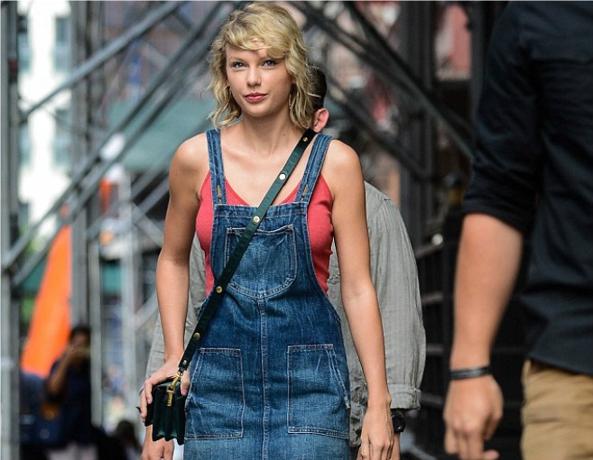 تايلور سويفت تتبرّع بمليون دولار