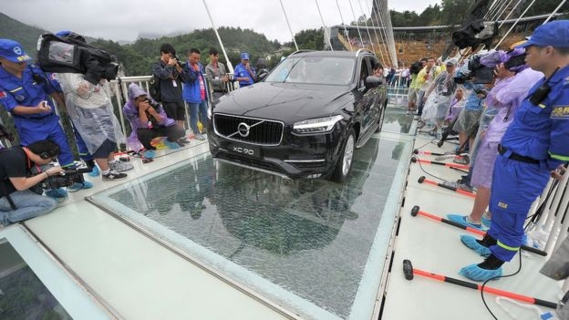 China Set to Open World's Highest and Longest Glass Bridge