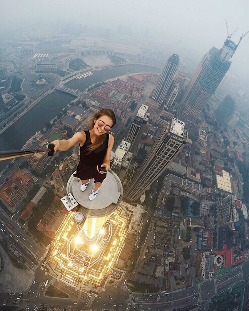 Photos: Woman Takes the Most Dangerous Selfies in the World