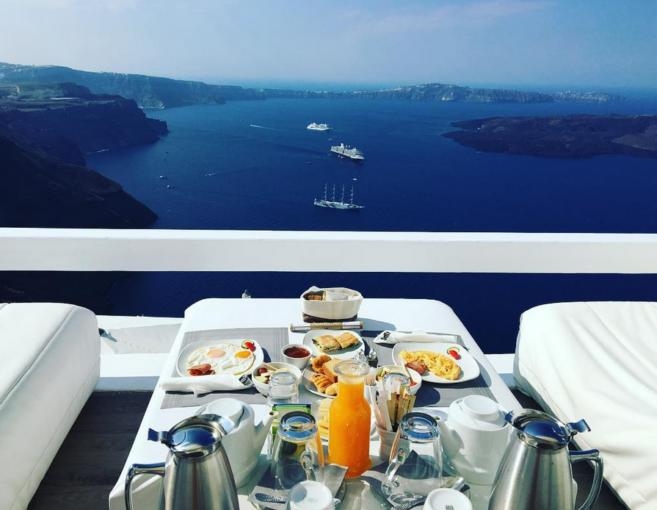 بالصور: ميريام فارس متّهمة بتقليد قمر