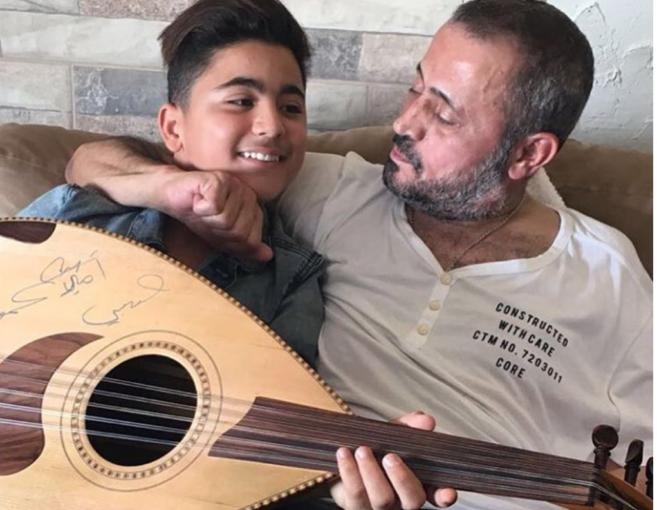 بالصورة: نجم ذا فويس كيدز في ضيافة جورج وسوف