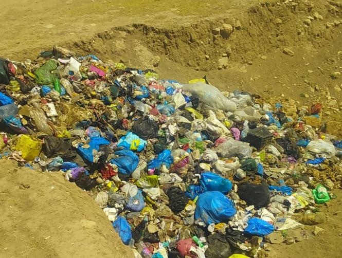 توقيف شاحنتي نفايات متّجهتين الى بعلبك
