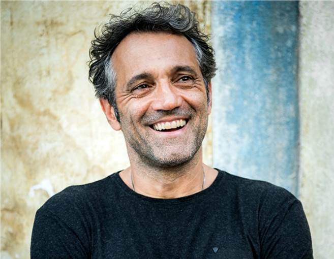 جازف في التمثيل... فغرق ومات