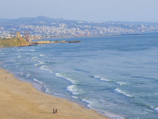 Lebanese Shun Pricey, Polluted Beaches for Trips Abroad
