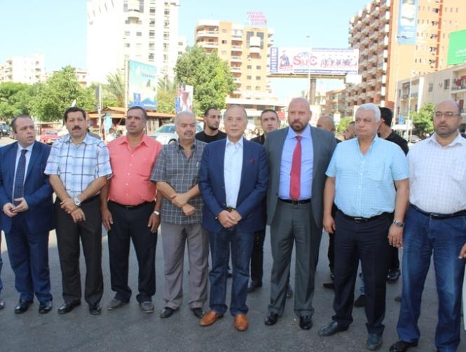 جدارية بشرية... في ساحة النور