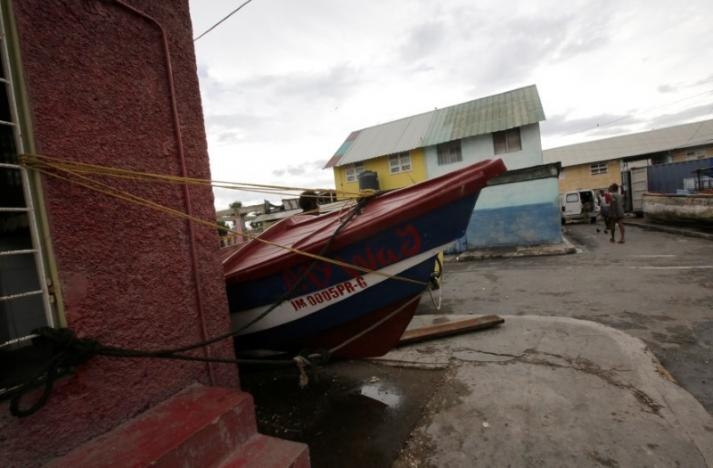 Photos: Hurricane Matthew Slams with Deadly Waves