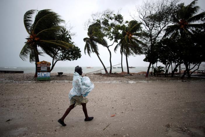 Photos: Hurricane Matthew Slams with Deadly Waves