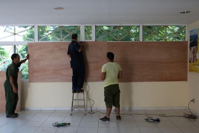 Photos: Hurricane Matthew Slams with Deadly Waves