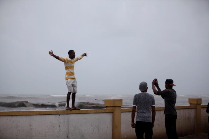 Photos: Hurricane Matthew Slams with Deadly Waves