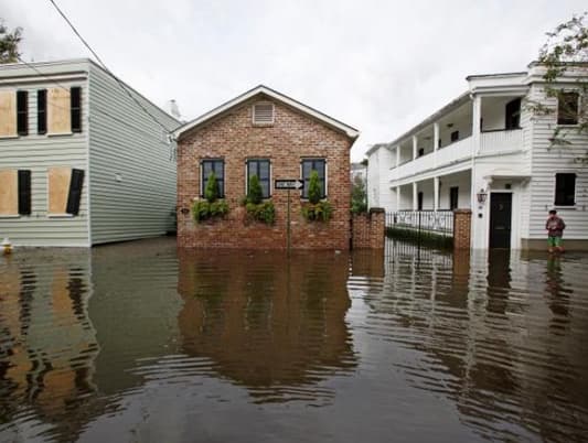 Weakened Hurricane Matthew still packs potent punch as it hits North Carolina, Virginia