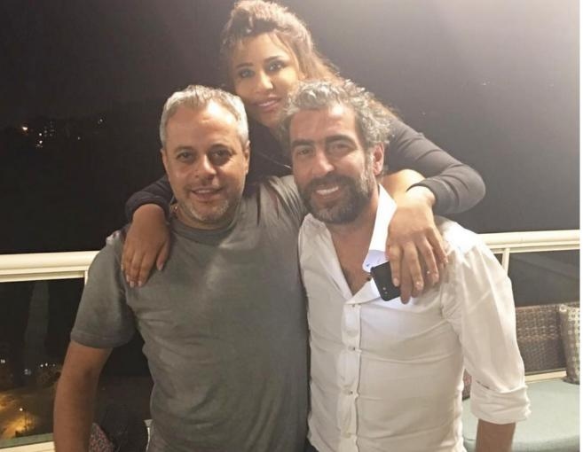 نجوى كرم بالصورة: "بحبكن تْنَينكن" 