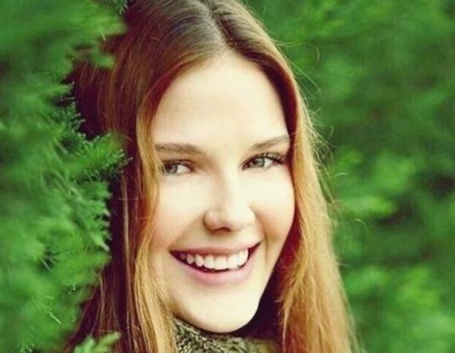 بالصور: إليكم طول قامات النجمات التركيات