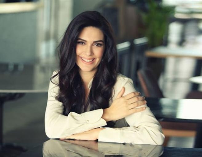 بالصور: إليكم طول قامات النجمات التركيات