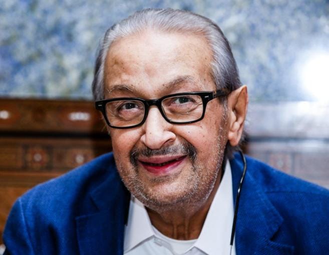 نور الشريف إلى السجن رغم وفاته!