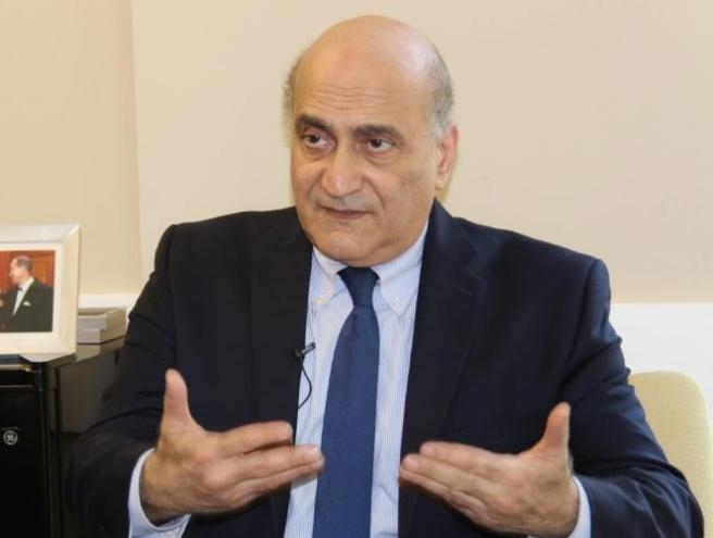 ماذا يقول وليد فارس "المستشار المتّهم" عن سياسة ترامب "العربيّة"؟