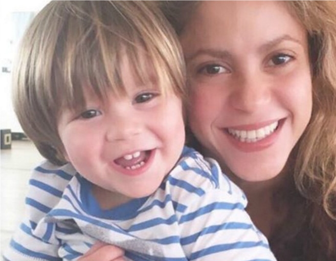 شاكيرا تشغل العالم بمرض ابنها