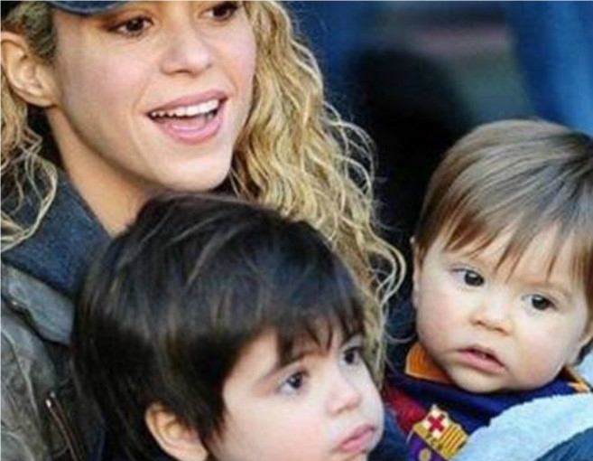 شاكيرا تشغل العالم بمرض ابنها