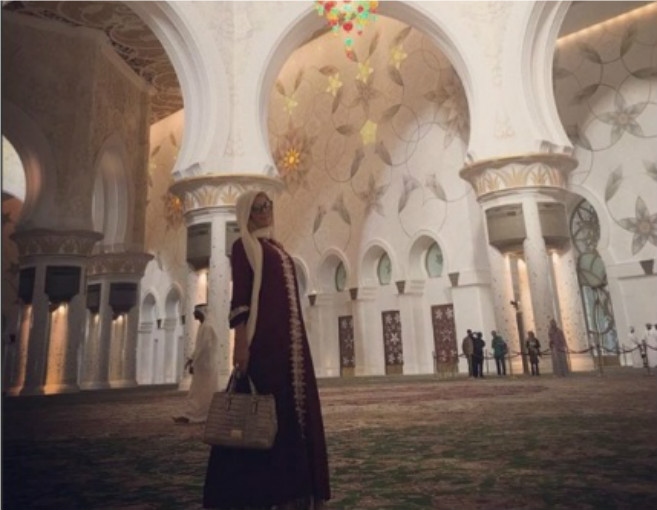 بالصور: باريس هيلتون في الحجاب