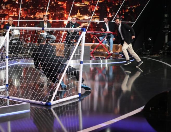 في "هيدا حكي" جورج خباز إلى كرة القدم وعادل إلى أكل الفطر