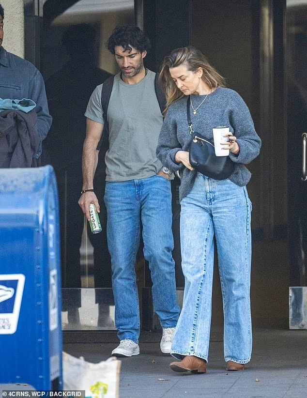 جاستن بالدوني في أول ظهور له برفقة زوجته بعد دعوى بليك ليفلي